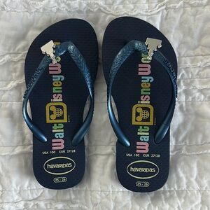 Havaianas Kids Disney Blue Flip Flops With Silver Castle Charms - Like New!